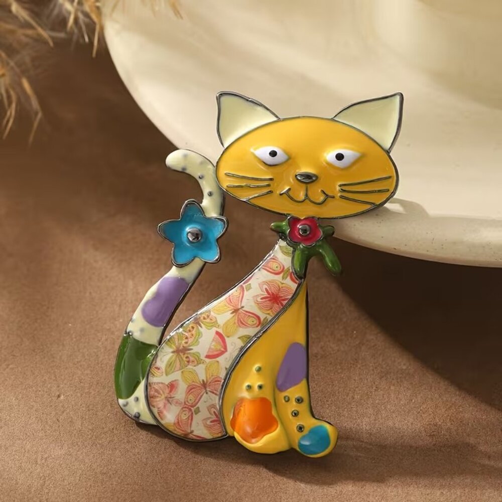 Smiling Cat Brooch